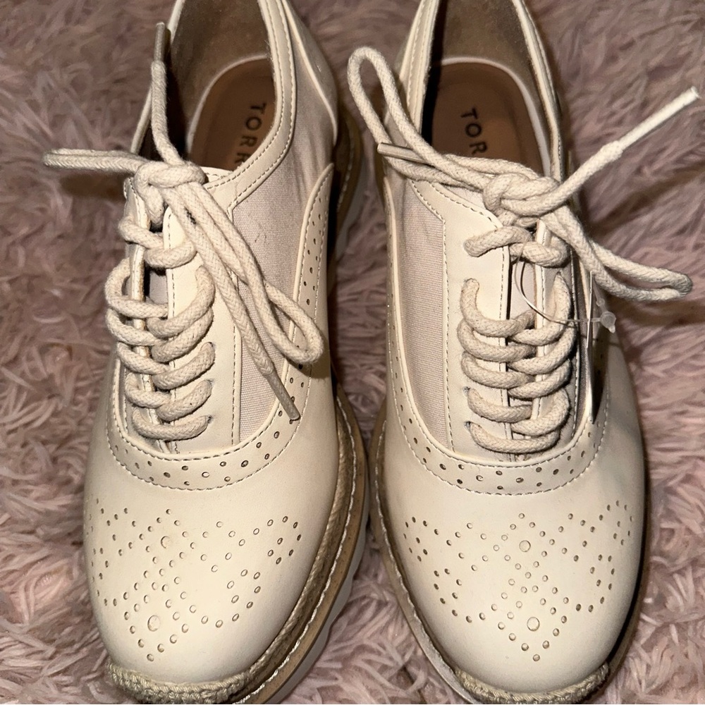 Torrid Retro cream oxfords